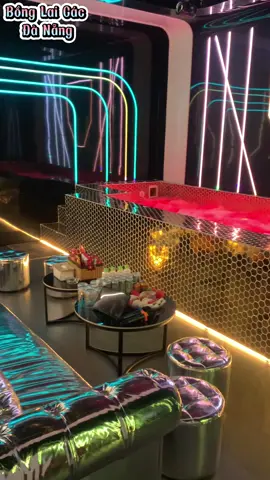 Massage Bồng Lai Các Đà Nẵng - pool paty. Phòng tiệc hồ bơi dành cho khách hàng đi top từ 2 -10 ng. Âm nhạc sôi động, bể bơi mát lạnh, đồ ăn-uống đa dạng. Chắc chắn sẽ giúp các anh có cảm xúc thăng hoa nhất sau những ngày làm việc mệt mỏi. Mùa hè đã đến bên em có trương trình ưu đãi đặc biệt, liên hệ em ngay để đặt lịch và nhận ưu đãi. Xin cảm ơn🌸🌸🌸#danangcity43 #caurong #danangcity #gaixinh #massagedanang 