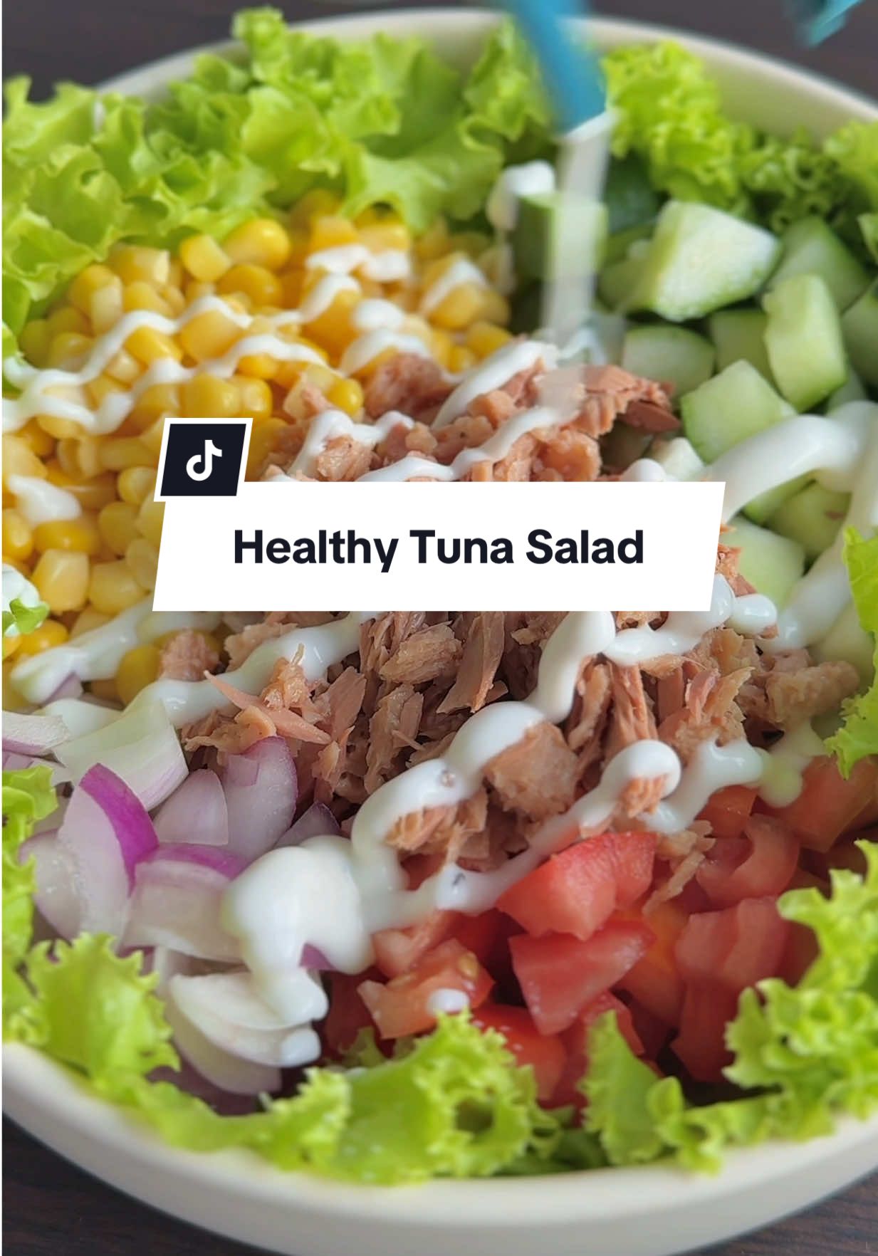What haffen Vela!? Healthy food recipe muna tayo. Back to normal muna ha? Tapos pag ganito di nyo gusto TUNA CUCUMBER SALAD Ingredients: ⬇️ - Canned tuna (drained) - Korn kernels (drained) - Onion (mid size) - Cucumber (half) - Lettuce (optional) pwedeng wala to Dressing: ⬇️ - Mayo - Yogurt (plain)  - Pepper - Salt   #fyp #foryoupage #Summer #healthy #healthyfood #tuna #tunasalad #salad #saladrecipe #healthyrecipes #Foodie #foodtiktok 