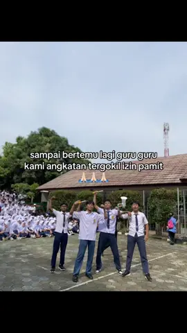 #fyp #foryoupage #lewatberanda #lulus #smpn2kemang #graduation 