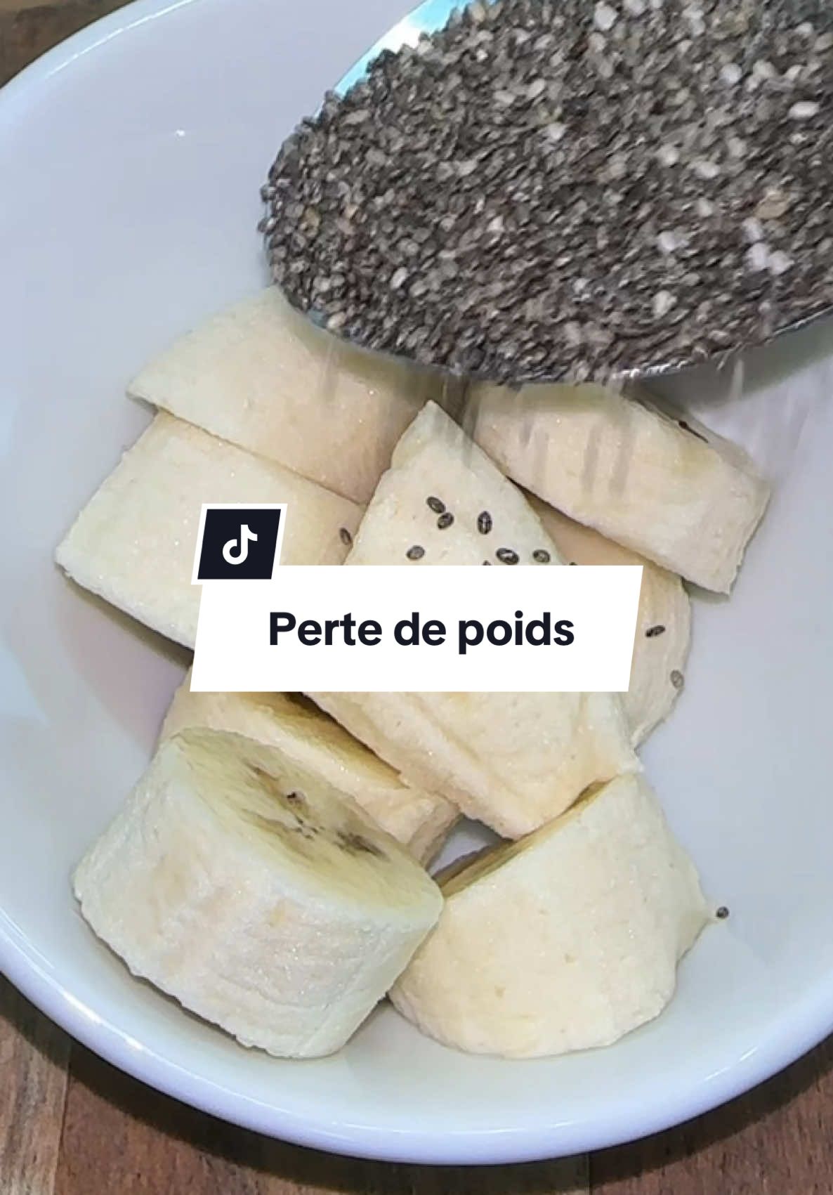Perte de poids#pertedepoids #grainesdechia #pomme #banane #lait #boissondetox #fyp #explore #remedenaturel #santé #smoothie #recetterapide 