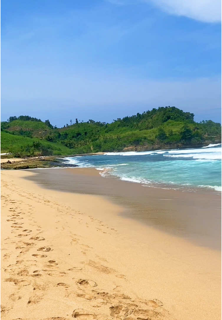 Paling seneng denger suara ombak 😌 #moorning#moorningmood#moorningvibes#pantai #pantaivibes #aesthetic#