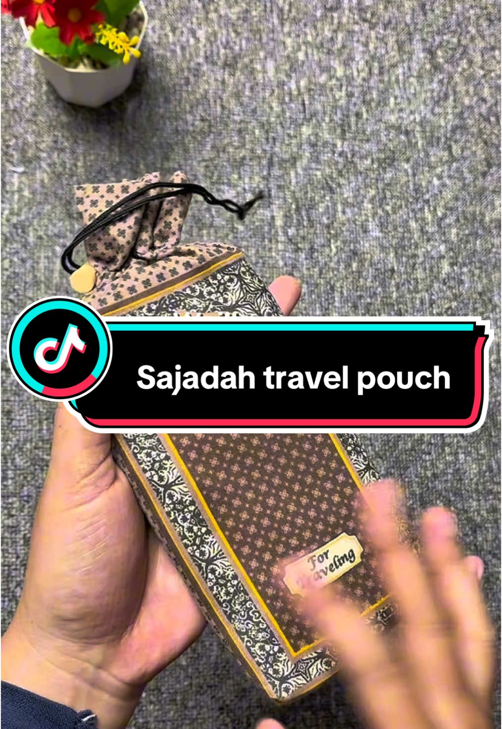 Harus punya nih sajadah travel pouch ini #cekkeranjangkuning #sajadah #sajadahtravel #wibgajian #promoguncang55 
