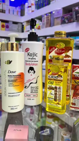 Muita gente usa produtos clareadores achando que vai resolver manchas… mas esquece do mais importante: o protetor solar. Se seus dedos, joelhos ou pés estão escurecendo, esse vídeo é pra você! Explico por que isso acontece e te mostro o caminho certo pra clarear a pele sem prejudicar. Comenta aqui se você já passou por isso ou tem dúvidas 💞 #mozambique🇲🇿 #maputomozambique🇲🇿 #mercadocentral #secretbeautymoz #fyp #trending #foryoupage #paratii 