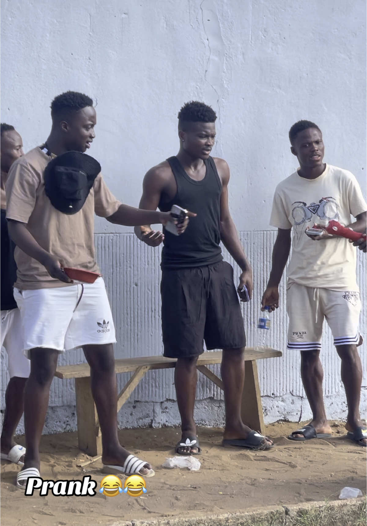 Prank ivoirien 😂😂🇨🇮😂#abidjan225🇨🇮 #france🇫🇷 #bouake225🇨🇮 #burkinafaso🇧🇫 #viral_video #burkinafaso🇧🇫 #viral_video #yopougon🇨🇮🎶 #mali 