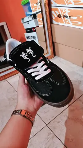 #sepatupria #sepatu #sepatuwanita #sepatumurah #new #rekomendasi #sepatusneakers #ehem #launching #launching 
