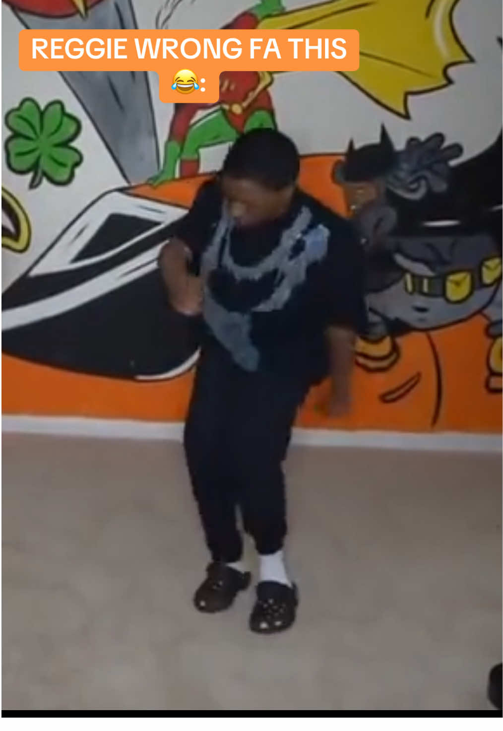 HE DANCED TO IT AND ALL😭😭 #fyp #hoodswippa #girlhefunny1x 