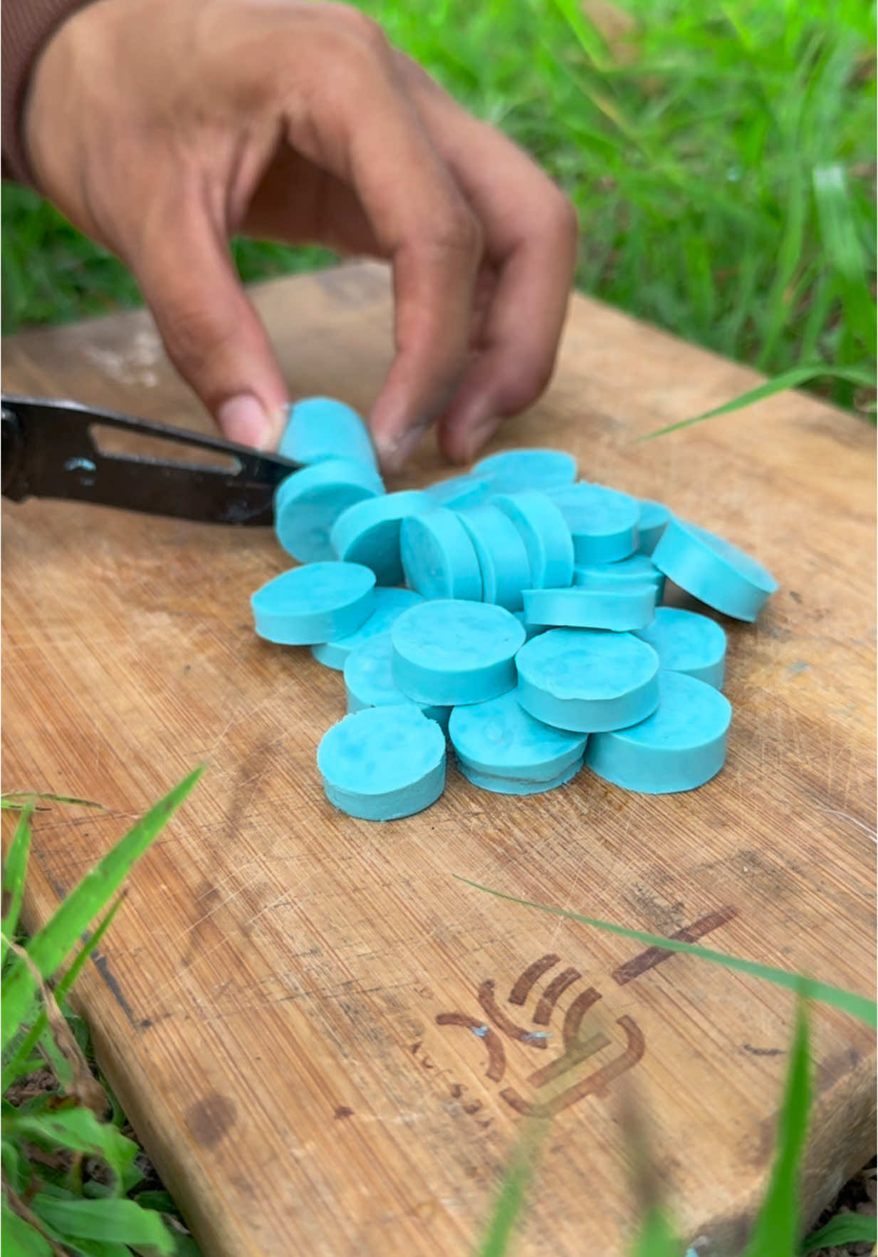 Survival Skills: Simple but Very USEFUL and Saving SOAP & WATER in Forest #camping #Outdoors #survival #skills