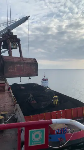 Menyalah🔥🔥#pesonalaut#kapalbatubara#tongkangbatubara#lodingbatubara#xbcyza#fyp 