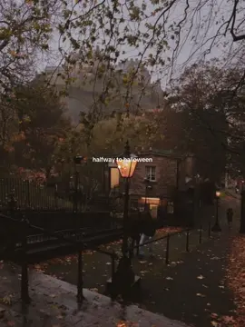 #autumn #england #uk #halloween #summerween #coffee #rain #reading #bookish #BookTok #cosy #fall 