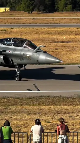 Pesona Rafale  - - 🎥: arniepants & jetworld_ #aviation #plane #justaplane #foryou #foryoupage #4u #fyp #viral #trend #trending #moots? #military #fakesituation 