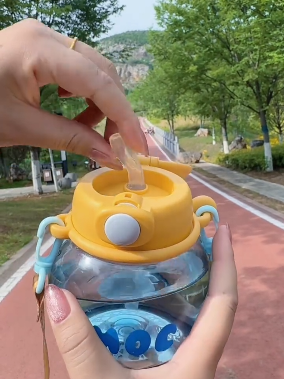 Cốc hút dễ thương, Được làm từ vật liệu an toàn có thể mang theo bất cứ nơi đâu #giadungtienich #tienichcuocsong