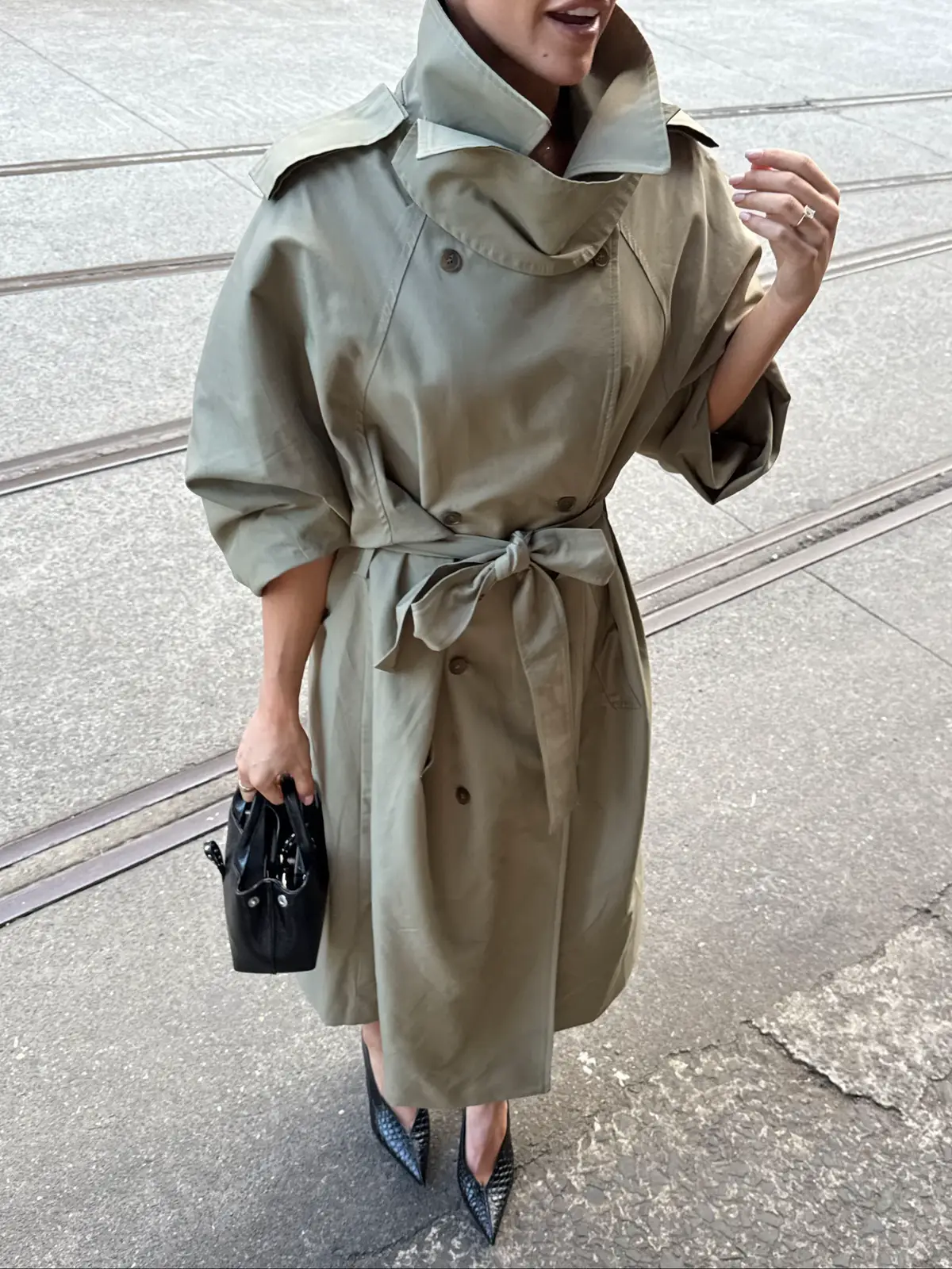 ootd at AFW and woke up to find the last photo captured and in vogue (!!!) ♥️  #outfitoftheday #australianfashionweek 