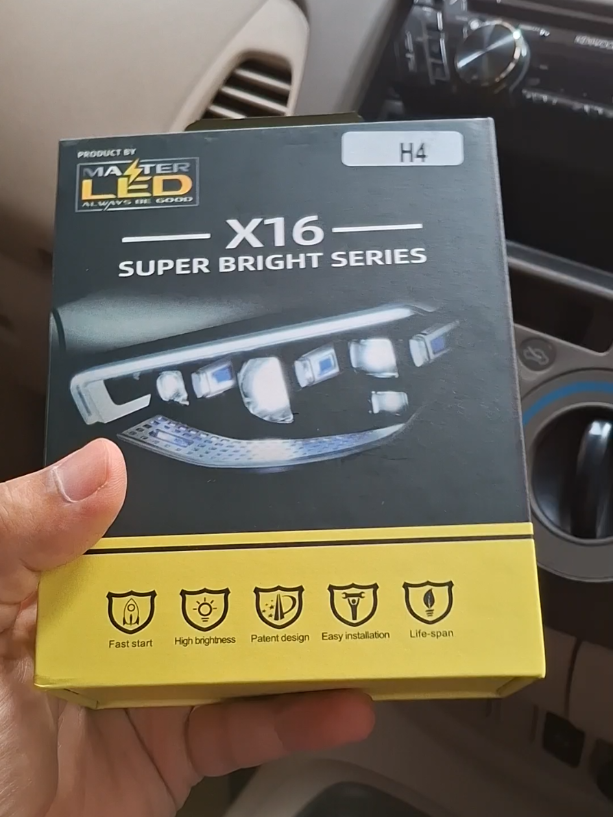 Buat Bolo yang pengen upgrade lampu mobil tanpa ribet, Master LED X16 H4 jawabannya! Cuma modal colok langsung nyala super terang, bisa pasang sendiri di rumah, nggak perlu alat aneh-aneh. Desain paten, nyala cepet, dan terang kayak siang—mobilmu makin keren dan aman di jalan gelap! #LampuLEDH4 #PasangSendiriAja #MasterLEDX16 #MobilAnakMuda #AutoTerang #UpgradeMobil #LampuGanteng #TikTokOtomotif