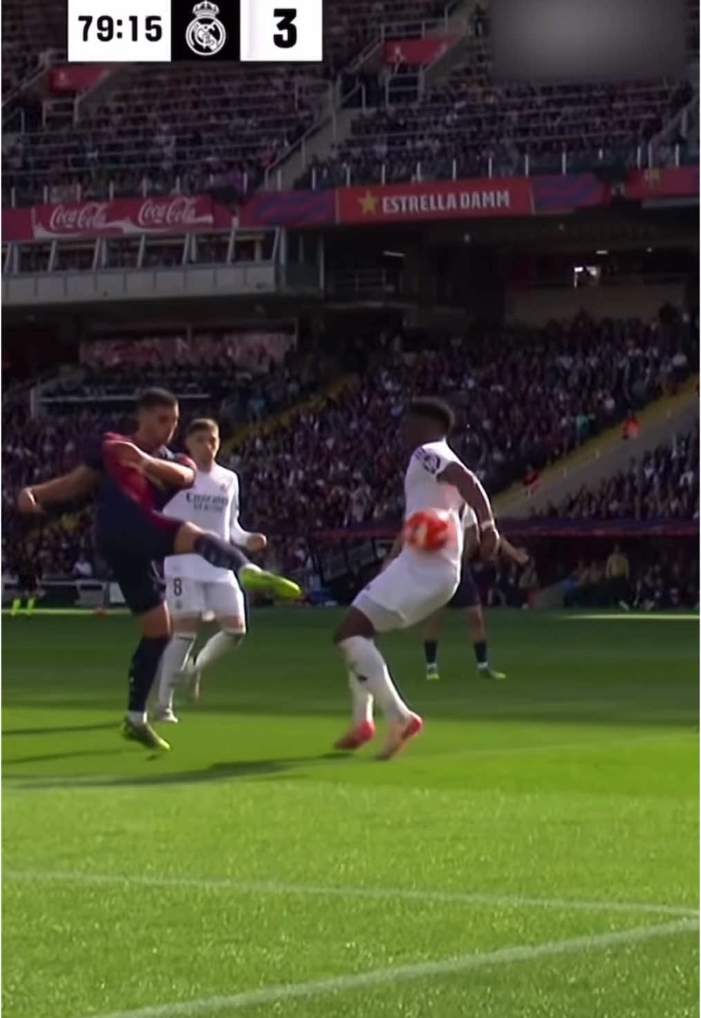 ¿Y ESTA MANO NO ES PENALTI La jugada de Tchouaméni que el VAR ignoró por completo 🤨 #ElClasico #barça #madrid 