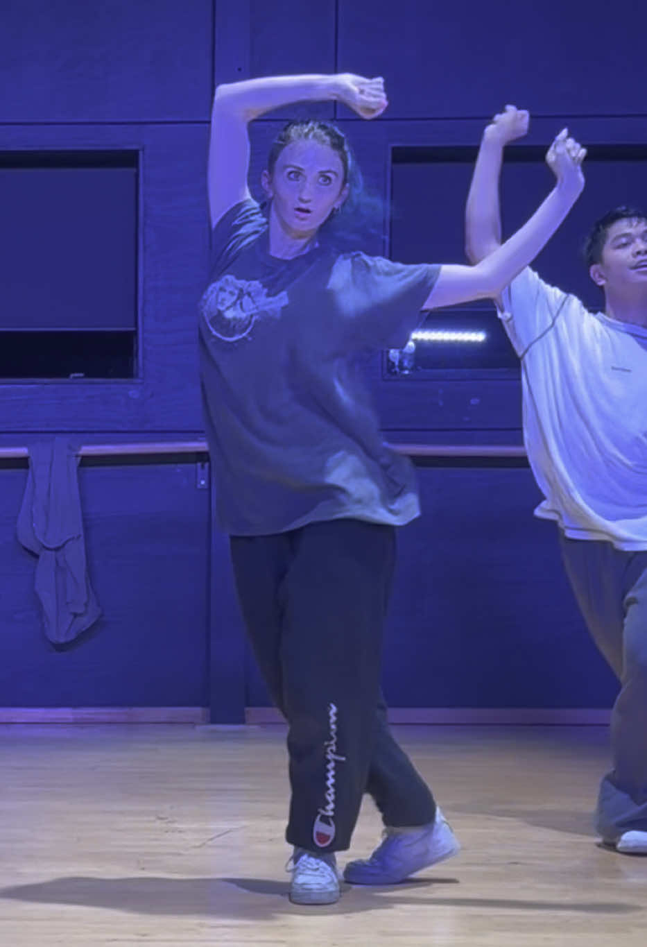 Deciding to share my second open day with Bindico !! Though it was challenging for me it definitely felt less scary to be amongst the professionals this time round! I feel like I’ve definitely grown and yes mistakes were made but I’m not going to let that stop me achieving my dance goals ✨ 💃 @indigosagala  🎵 @heisrema 🏠 @danza_nz  #rema #hiphoptraining #bindico #bindichewsdays #nzdance #hiphop #dance