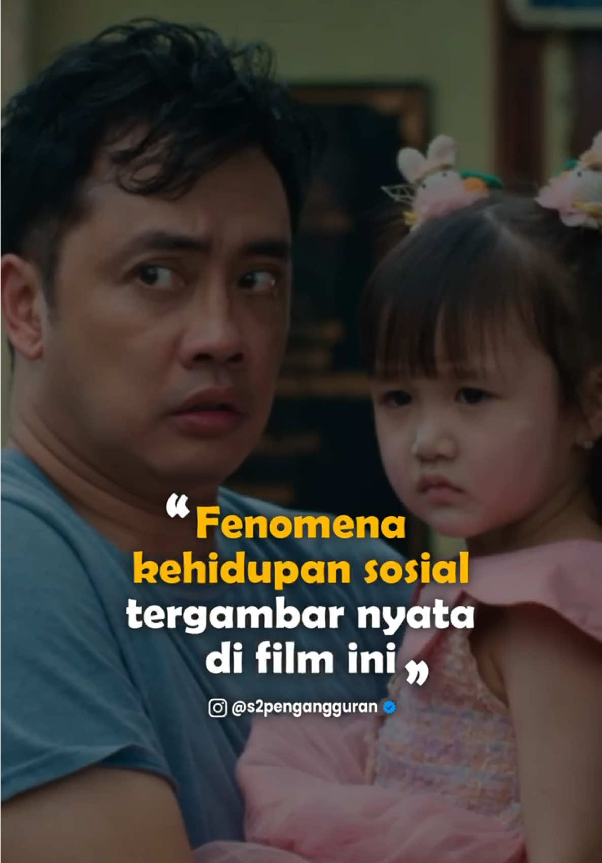 Film ini bukan sekedar film komedi, namun makna yang terdapat di dalamnya sangat dalam sehingga dapat menyentil realita kehidupan sosial kita 😢 Kalau penasaran dengan film sing katane “Kisah nyata yang dijadikan film”, berangkat ke bioskop sekarang untuk nonton film Cocote Tonggo bareng orang tersayangmu ❤️ #cocotetonggo #filmcocotetonggo #uriporamungnuruticocotetonggo #skakstudios #tobalifilm