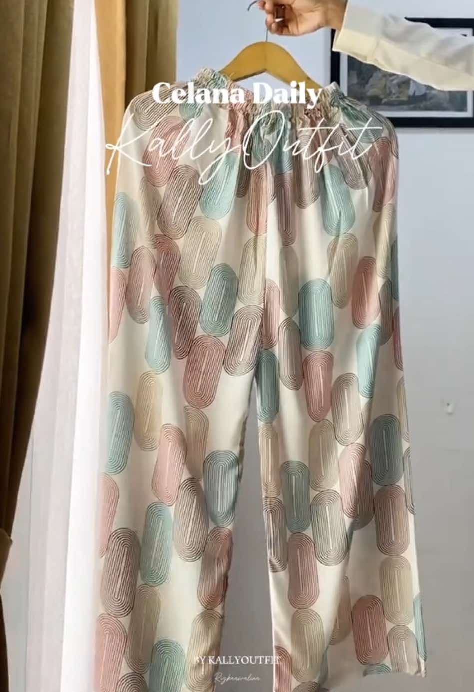 Super adem polll, nyaman, lembut, cocok dipakai santai dirumah/ luar rumah @kallyoutfit #celanarayon #celanarayonmotif #celanadaily #celanarumah #setelanwanita #celanakulot 