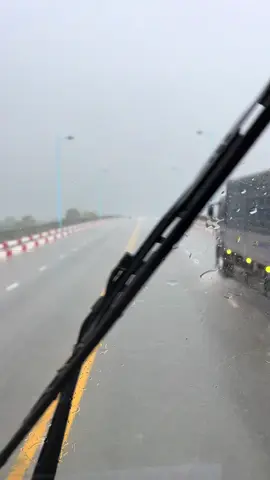 trời mưa cả ngày thế nào sao mà bỏ hàng được đây 😓#nghelaixe😘 #nghenghiepcuatoi #xetaivietnam #xetaitiktok🚛 #truk #xuhuong #master2024bytiktok 