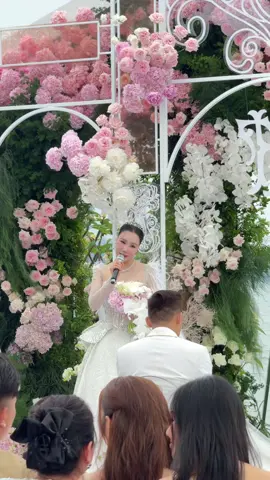 “Đôi tim thuần khiết” ca khúc không cần hứa hẹn lớn lao. Chỉ đơn giản là chúng ta đến, đúng lúc, đúng người… Hồ Quỳnh Hương #hoquynhhuong #wedding #xuhuong #vietnamartistnetwork 