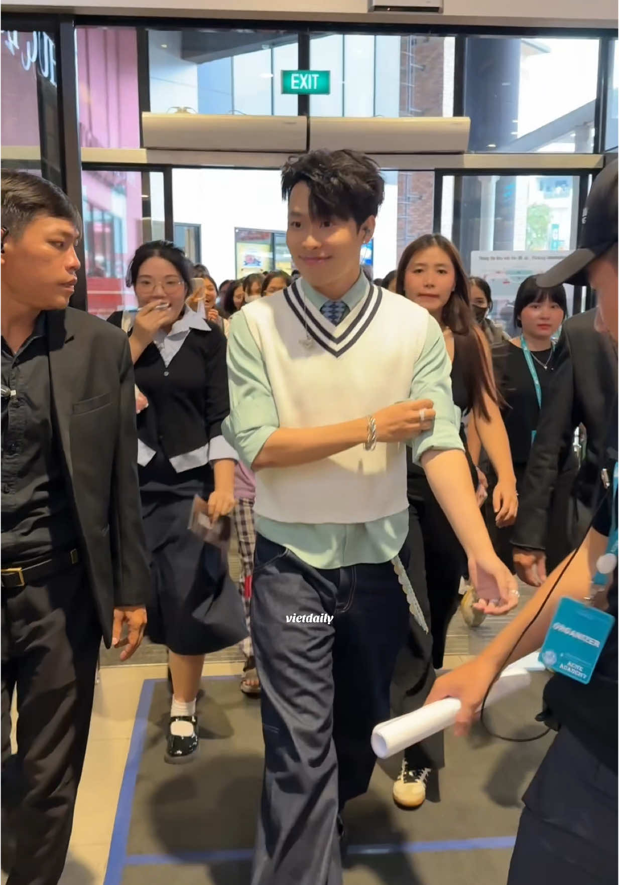 Khang đẹp trai quá Khang ơiii #ceravevietnam #chamsocda #HURRYKNG #WEANTODALE #MEETANDGREETHURRYKNGVAWEAN #vietdaily #vietdailylife 