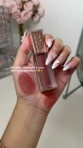 shade 05 is 😍😍😍 #otwoo #otwoophbeauty #mattelipstick #lipstick #blurringlipstick 