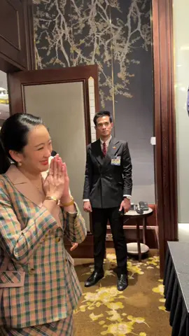 ช่วงบ่ายวันนี้นายกรัฐมนตรีได้พบหารือกับภาคเอกชนไทยและหอการค้าและอุตสาหกรรมของไทยที่มาลงทุนอยู่ในประเทศเวียดนาม ปัจจุบันมีสมาชิกมากกว่า 140 บริษัท หาแนวทางขยายโอกาสการค้า - ลงทุนของไทย และร่วมมือกับเวียดนามในอนาคต 🇹🇭🇻🇳 #แพทองธารชินวัตร #นายกรัฐมนตรี #เวียดนาม #vietnam 