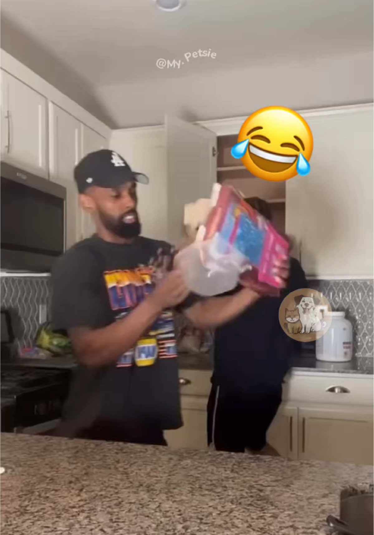 @My Petsie @My Petsie @Adam.elea1 @Adam.elea1 @My Petsie Store @🐾Petsy Paws 🐾  😂😂😂 Funny Cat  Cat meme cat funny videos  Funny cats videos  Cat Comedy  Cat Cacke  Cat reaction  Funny Dog  Dog Meme  Dog Comedy  Dog Funny Videos  #FunnyDog #DogComedy #DogMeme #Puppy #Puppies #FunnyVideo #FunnyCat #FunnyVideo #FunnyAnimals #Kitty #Kitten #Kittens #CatReaction #FunnyPets #FunnyAnimals #FunnyPets #FunnyAnimals #MyPetsie 