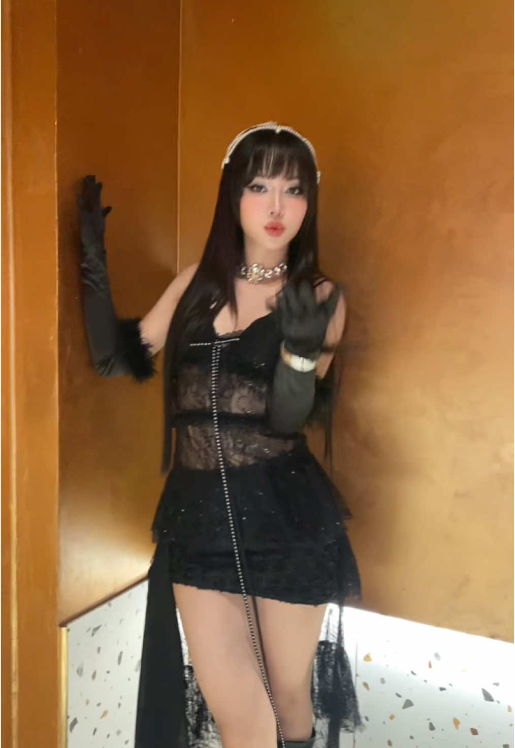 Nhờ tiktok chọn nhạc giùm để outfit check #yeolan #fyp #cmazor #datvietvac #EmXinhSayHi #VieON #VieChannel 