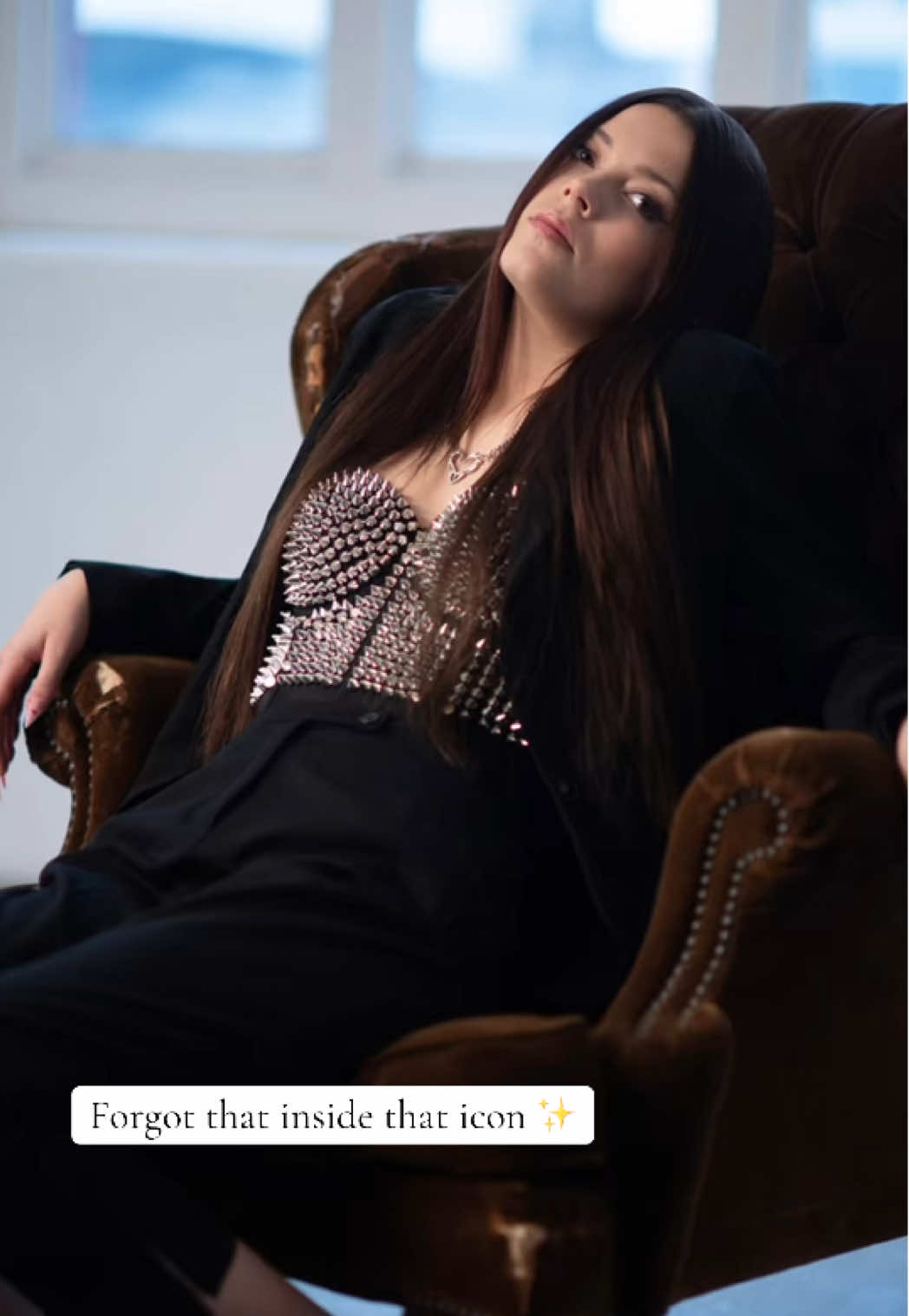 New music coming this Friday ?!?! #newmusic #insidethaticon #GlowUp 