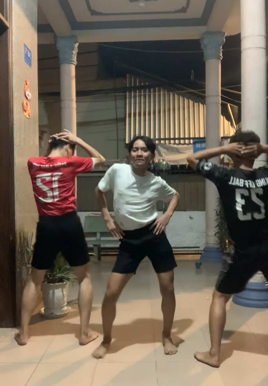 tập thể dục cùng 3 thg tui nào 💪🤸 #xh #trendnhayhaihuoc #fyp #viral #vacaiket