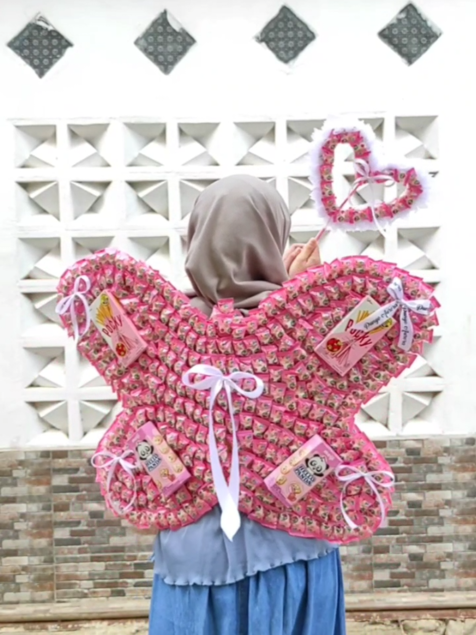 kupu-kupu viral 🦋 #sayapkupukupu #fyp  #trendkupukupu #kupukupusnack #butterfly #snackkupukupufiral #kupukupuyupi #punyoaurora