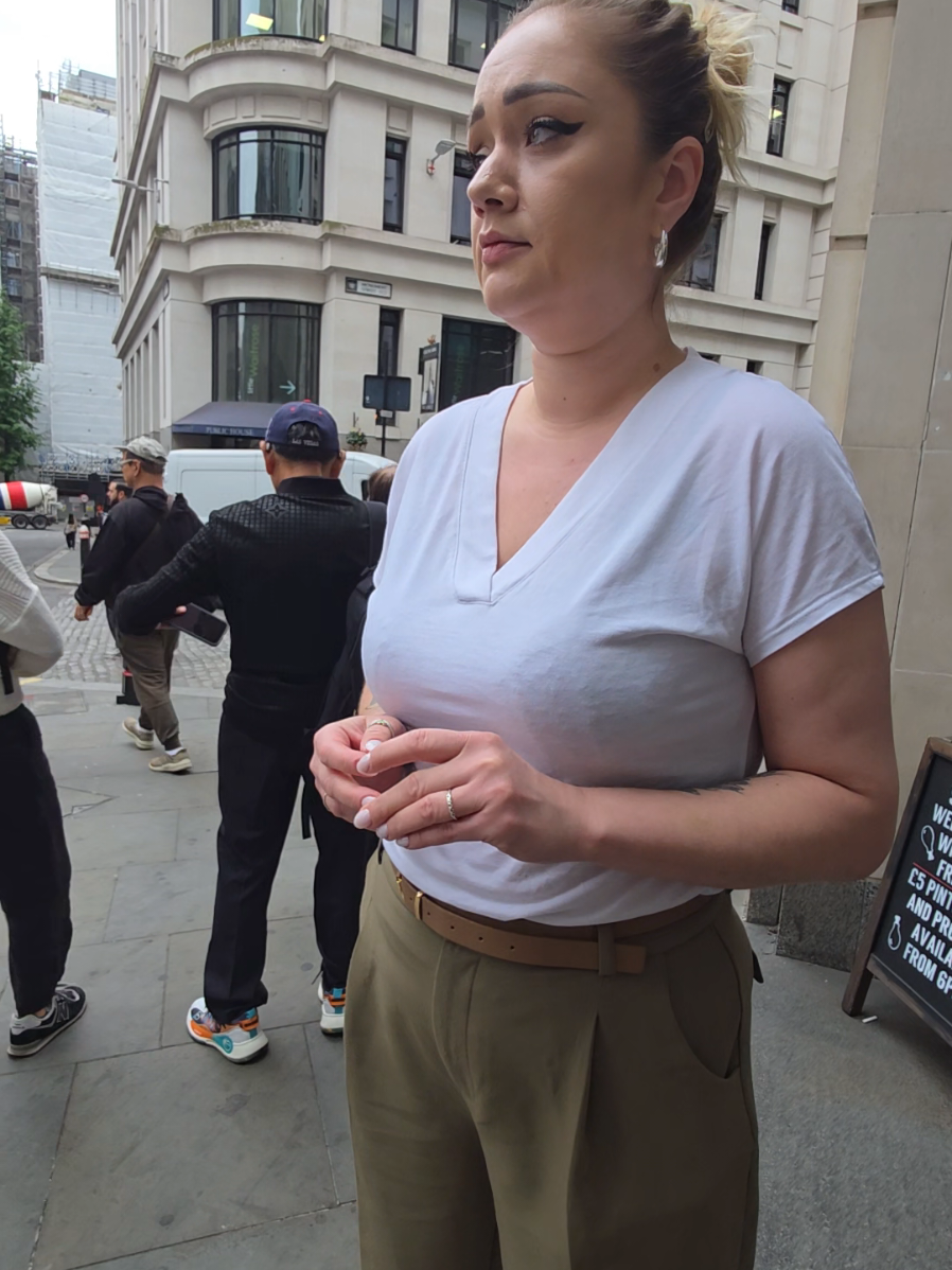 racist karens in london monument  #karens #racist #zonjy#monument#racism#racismawareness 