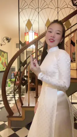 Trả lời @Nhi cute:)) Cũng hơi flop nên quậy tiếp 😂🤣🤭#TrucPhuongAD #aodaiCAOKIM #aodaivietnam #aodaituimay #quanphibongxịn #ilovetiktok 