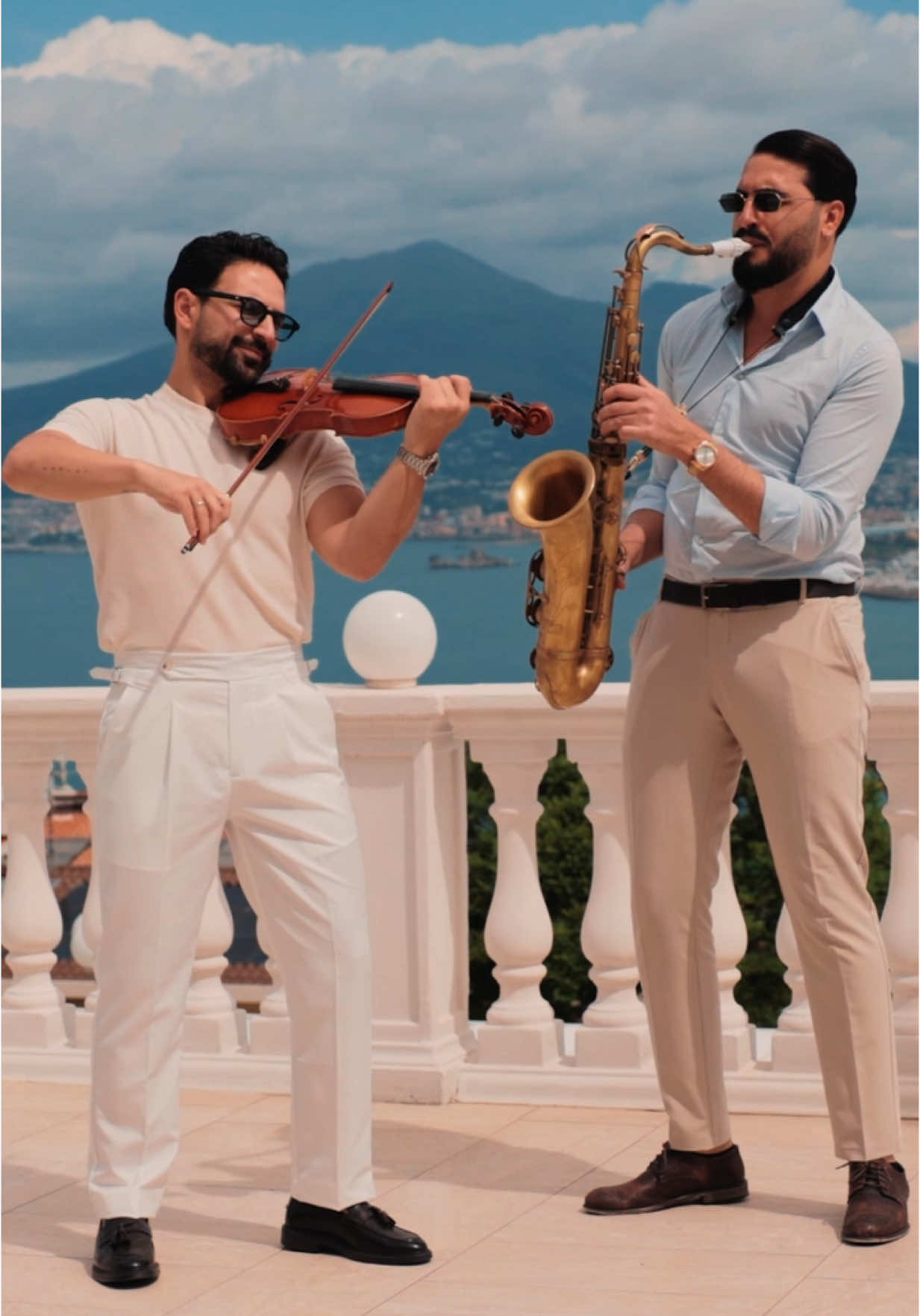 FELICITÀ (Sax & Violin) 🎷🎻🇮🇹  @Petar Markoski  #felicità #sax #violin #lovesong #italiansong #italy🇮🇹 #naples #enzobuonauriosax #petarmarkoski 