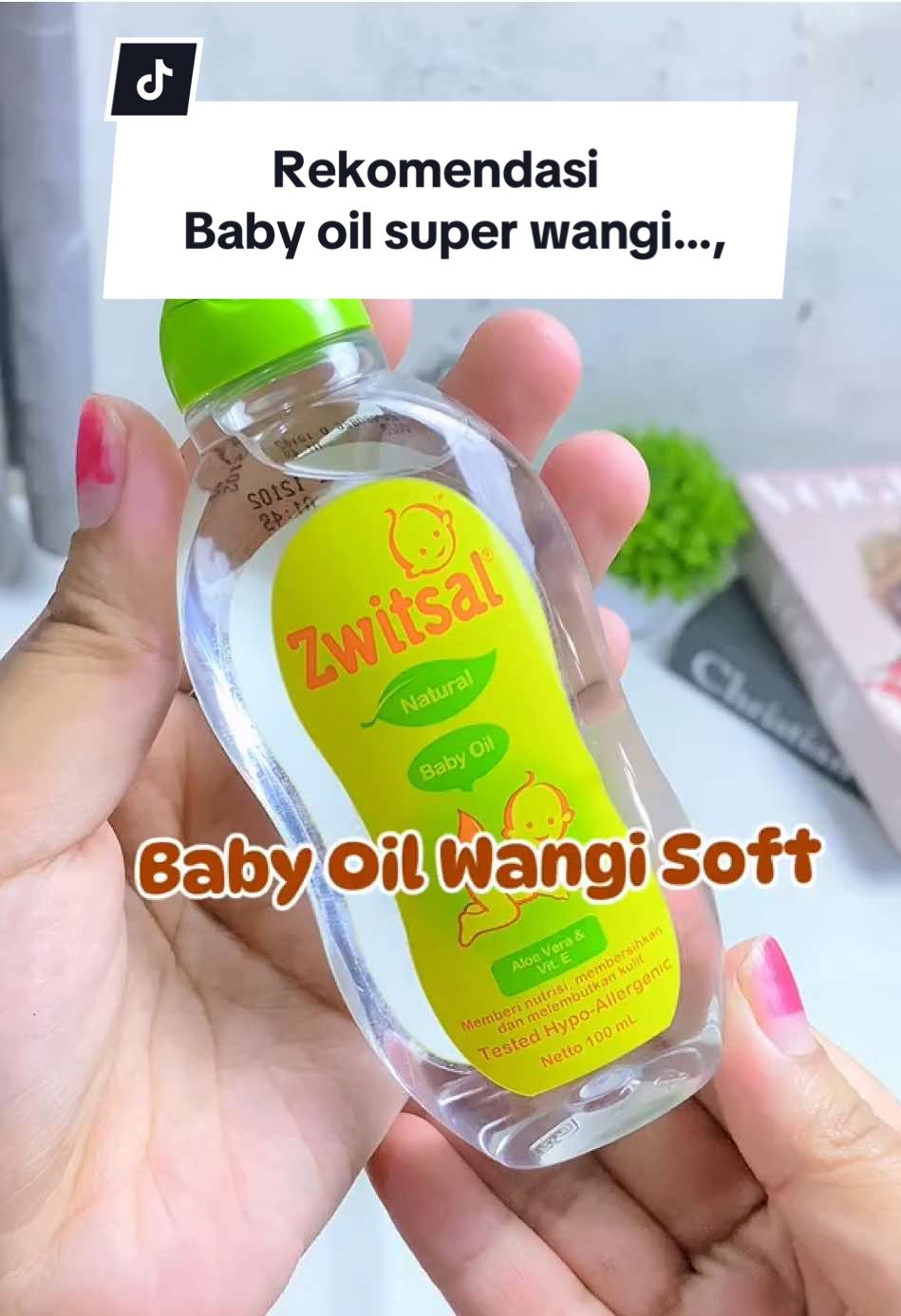 Wanginya fresh soft gitu ahhh enak, padahal sebelumnya pake baby oil merk lain dan agak mual gitu kalo nyium wanginya, Tp ini enak wangi🥰 #fyp #babyoil #babyoilbayi #babyoilkulitsensitif #switzal #babyswitzal #babyzwitsal #babyoilzwitsal #babyoilwangi #bodyoilwangi #zwitsal #zwitsalofficial #zwitsalbabyoil #babyoilanak #rekomendasibabyoil #perlengkapanwajibbayi #perlengkapanbayi 