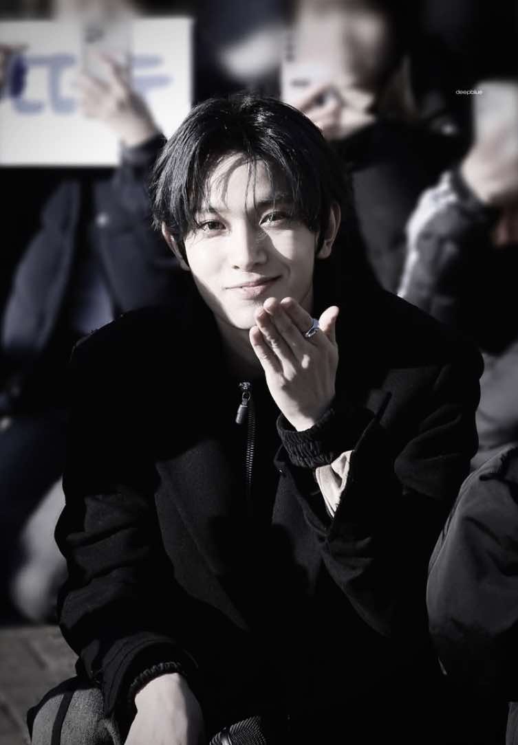 he means sm to me. #heeseung #enhypen #fyp 