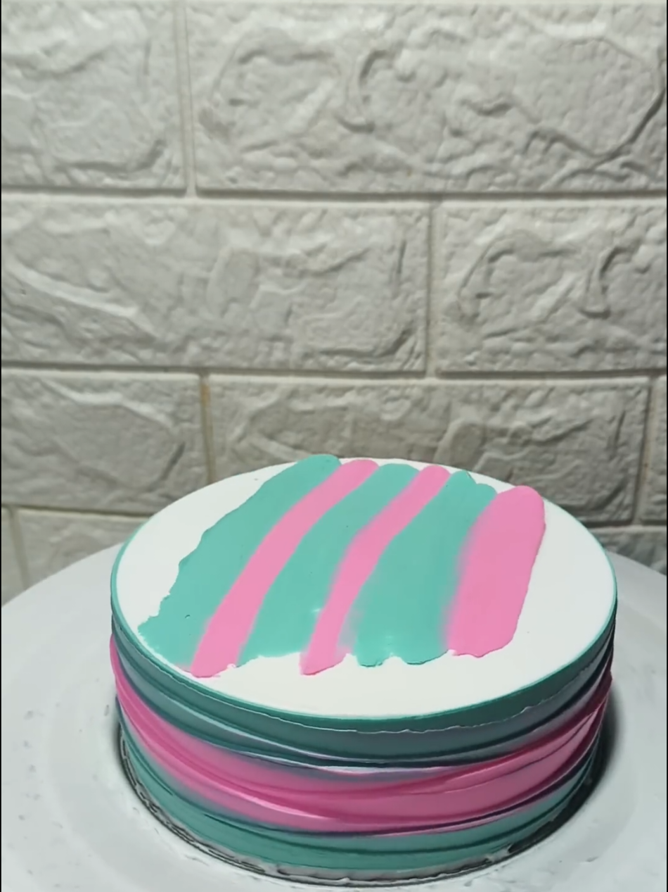 Trending Cream Cake Design#foryourpage #tiktok #parati #pourtoii #pastry #yummyfood #cakedecorating 