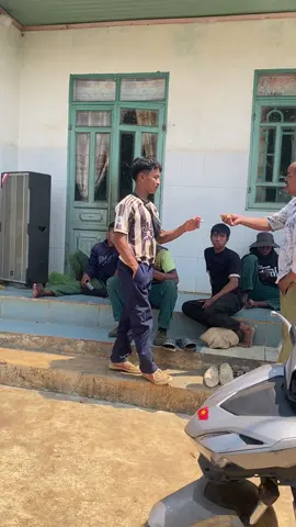 Nắng Chang Chang nhưng vẫn cố hát 😂