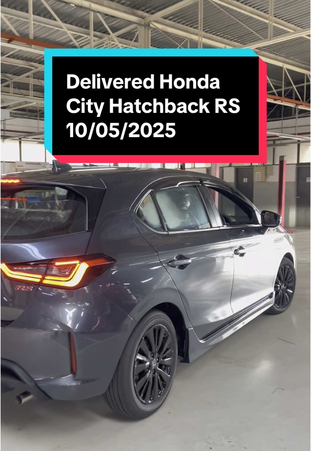 Alhamdulillah Honda City Hatchback RS in Meteoroid Gray delivered on 10/05/2025!🩶✨ Tahniah dan terima kasih Puan dan Tuan sebab memilih saya sebagai SA Honda anda!🙌🏻 Mahu dapatkan Honda pilihan anda, dapatkan maklumat lanjut dengan saya sekarang😆! 📞 Hubungi saya sekarang! 0️⃣1️⃣6️⃣6️⃣6️⃣5️⃣8️⃣6️⃣4️⃣7️⃣ #HondaPutatan #HondaSabah #hondakk #hondacity #hondacityhatchback #fypage #fypsabah #fypkk