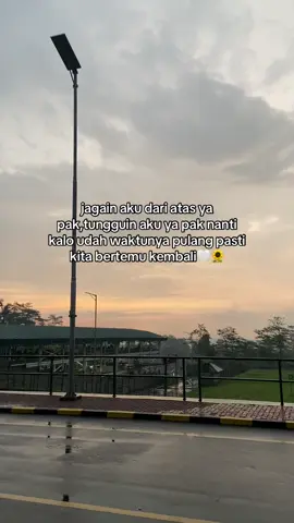 jagain ya pak,kalo aku gak kuat tolong peluk dan genggam aku,tolong peluk raga kecilku dari sana🌻🤍#kidstersenyum 