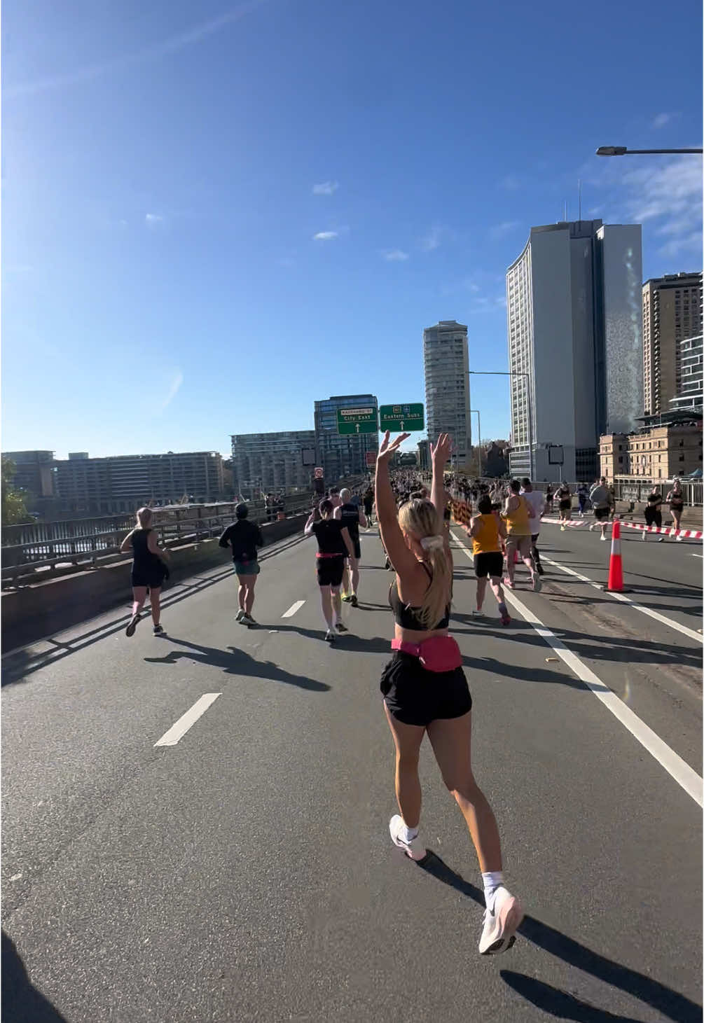 One of my top 2025 goals was to start running ⭐️ And after not being able to run more than 3K in February, running my first half-marathon was one of the best feelings ever..🏃🏼‍♀️  such an amazing atmosphere, crowd & views 🌞 a special day that I will always remember ⭐️  #halfmarathon #Running #sydney 