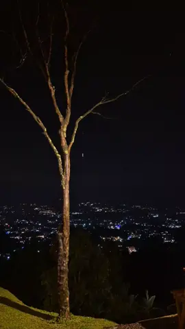 orang-orang datang dan pergi, itulah kehidupan