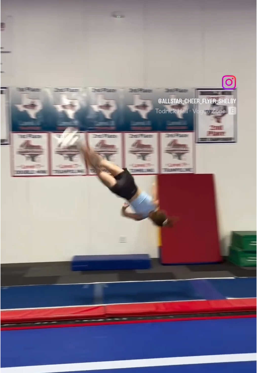 Tumbling!! #fronttumbling #tumbling #cheer #fyppp #im18tiktok⚠️ practice wear from @Fly Cheer Gear !!