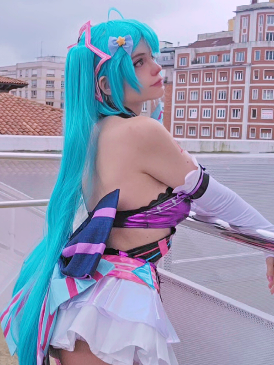 hacer cosplay con depre be like: