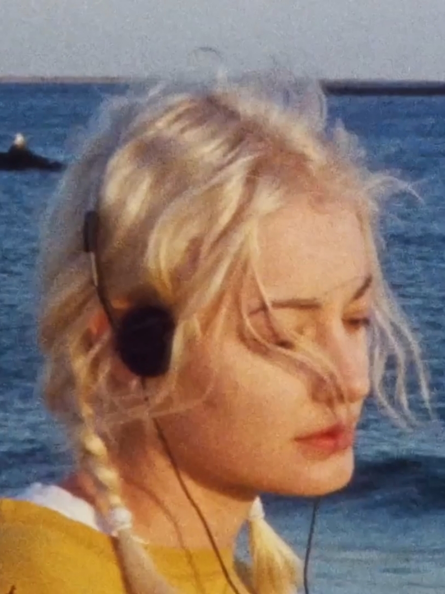 rarely see this band in Tiktok #menitrust #bandmenitrust #emmanuelleproulx #indiemusic #indieband #fyp 