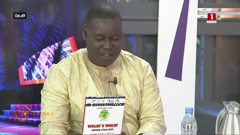 Sñ @souleymane niang  nañu dënewoon tay jii ca RTS ngir mu aajar leen téere bii di 