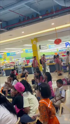 Keseruan berbagai lomba TK/Paud Se-Kec.Bunaken dalam rangka Hardiknas... at Lippo Plaza Manado 