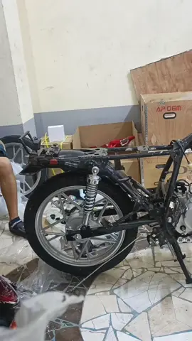 تقفيل موتوسيكل صينى هوجن 8 من البدايه #الشعب_الصيني_ماله_حل😂😂  #ترند #الترندالمشهورحاليا 