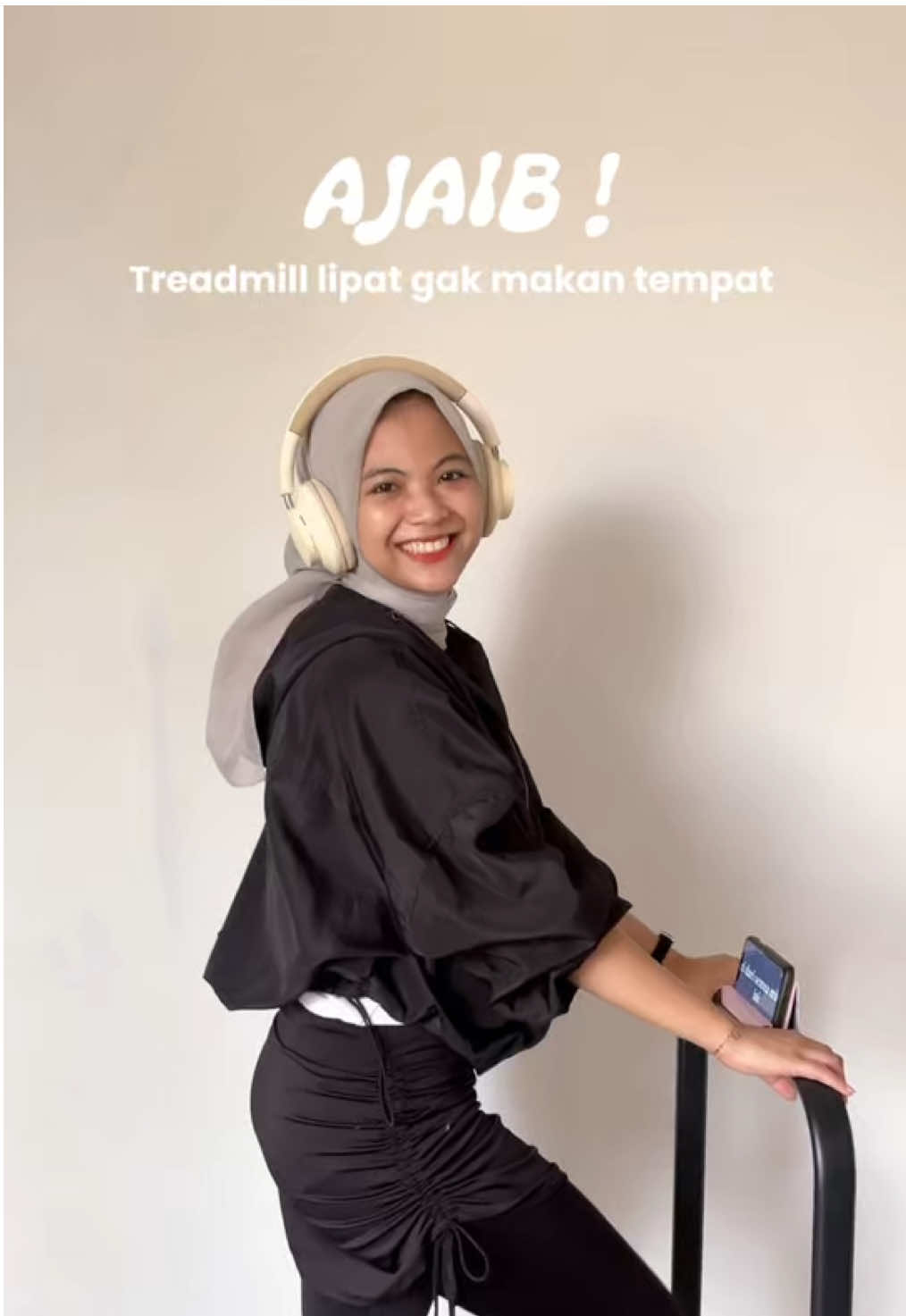Kalian gaperlu keluar rumah , saat hujan pun masih tetap bisa berkeringat dengan treadmill sonix ini 🥰 #sonixstr01#treadmill #treadmillworkout #olahragadirumah #workoutmotivation #diet 