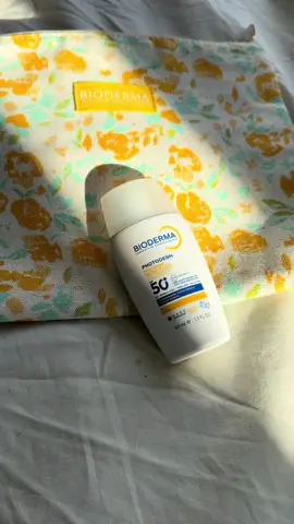 À la recherche d’un solaire visage à la texture ultra légère et facile à emporter partout ? Ne cherche plus : Photoderm XDEFENSE est fait pour toi ! ☀️🧴 #PhotodermXDefense #SPF50+ #Bioderma #SkincareRoutine 